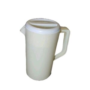 Vtg 2 1/4 Quarts Rubbermaid Ivory White Pitcher Juice Tea Water Retro Nostalgic